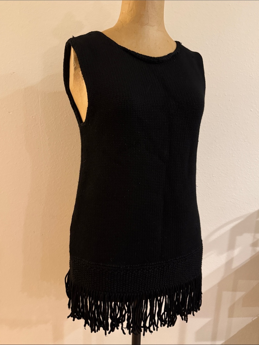 TSE sz S Sleeveless Black Fringe Knit Top - Classic Tank great condition